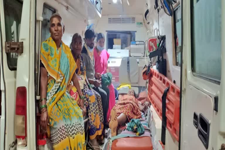 woman gave birth to baby in ambulance