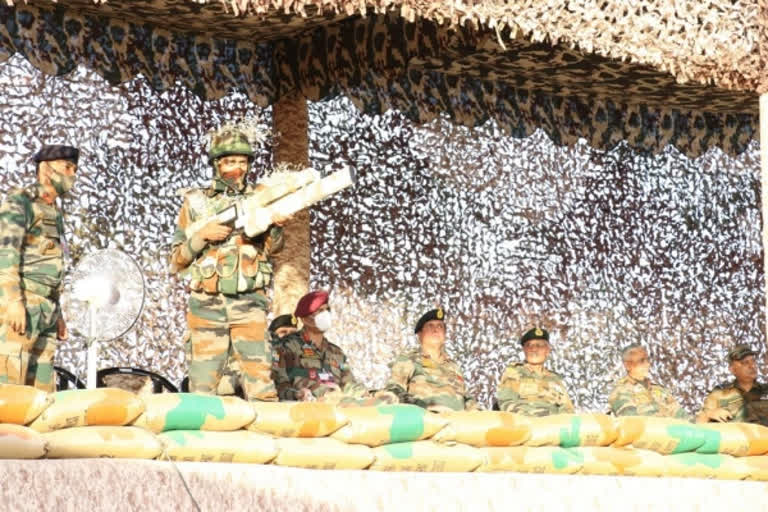 Army Chief Naravane reviews military exercise 'Dakshin Shakti'