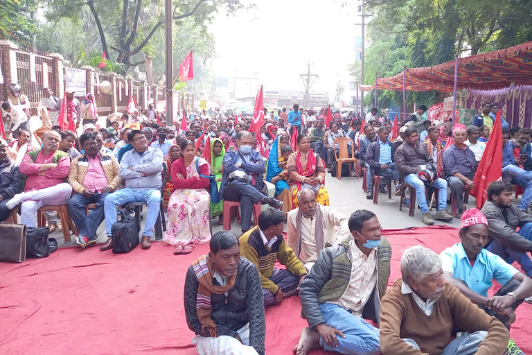 Demonstration in front of Raj Bhavan in Ranchi on completion of one year of farmers movement