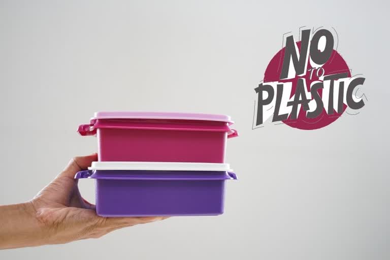 plastic,  how is plastic harmful,  which plastic is harmful,  what plastic to use,  can i heat food in plastic,  can i cook food in plastic,  harmful effects of plastic,  hazardous effects of plastic,  warm food in plastic,  effects of plastic on health,  health,  what is plastic made up of,  which plastic is safe,  BPA free plastic