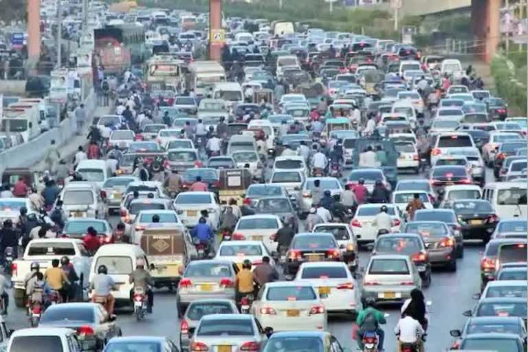 heavy-traffic-jam-on-vijayawada-hyderabad-road