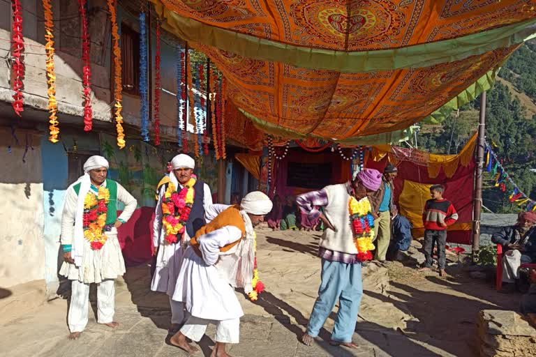 pandav-nritya-in-full-swing-of-kedar-ghati-darmola-village