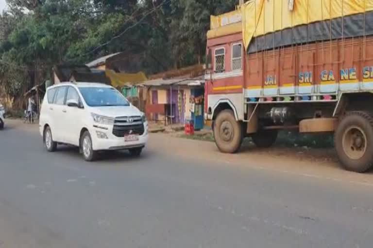 Egg hurling and black flag show ministers in nabarangpur