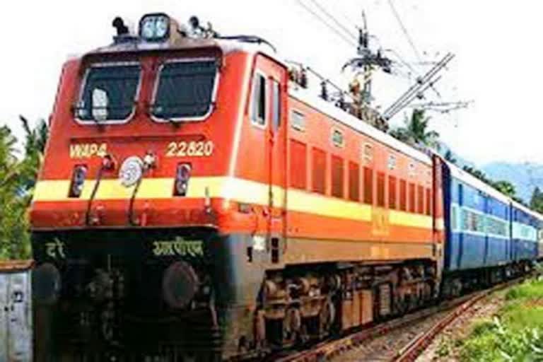travel on unreserved tickets in train, Kota news