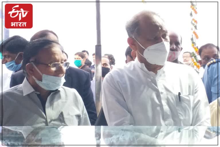 udh minister shanti dhariwal and cm ashok gehlot