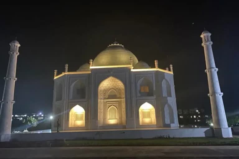 Replica Of Taj Mahal: اہلیہ کے لیے تاج محل تعمیر کرانے والے آنند چوکسے سے خصوصی گفتگو