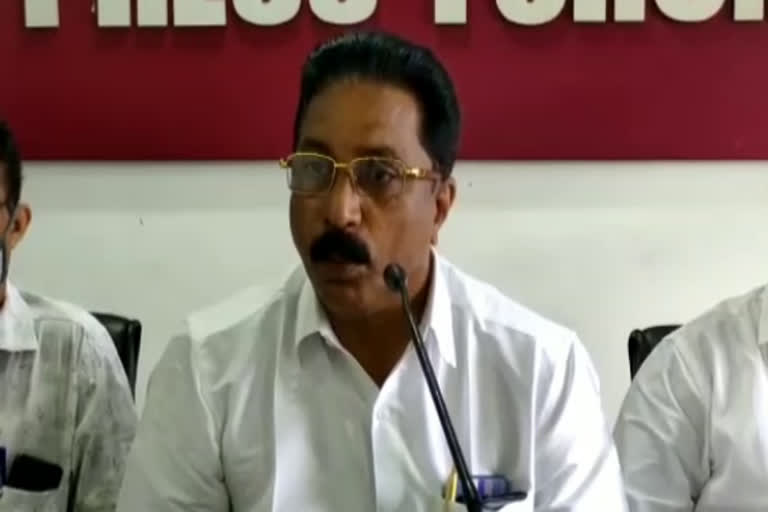 komath muraleedharan joins cpi  taliparamba cpm factionalism  komath muraleedharan against mv govindan  കോമത്ത് മുരളീധരന്‍ സിപിഐ ചേര്‍ന്നു  തളിപ്പറമ്പ് വിഭാഗീയത  തളിപ്പറമ്പ് മുന്‍ ഏരിയ കമ്മിറ്റി അംഗം സിപിഐയില്‍  കോമത്ത് മുരളീധരന്‍ എംവി ഗോവിന്ദന്‍