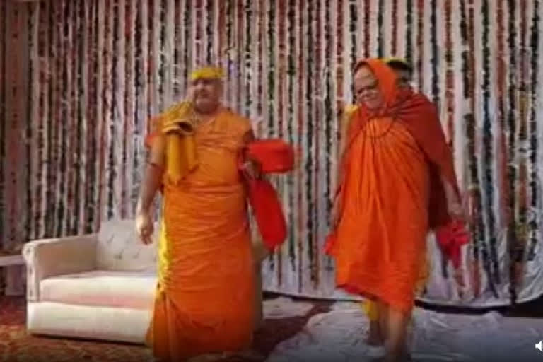 Puri Shankaracharya alleges PM 'stooped to mobocracy'