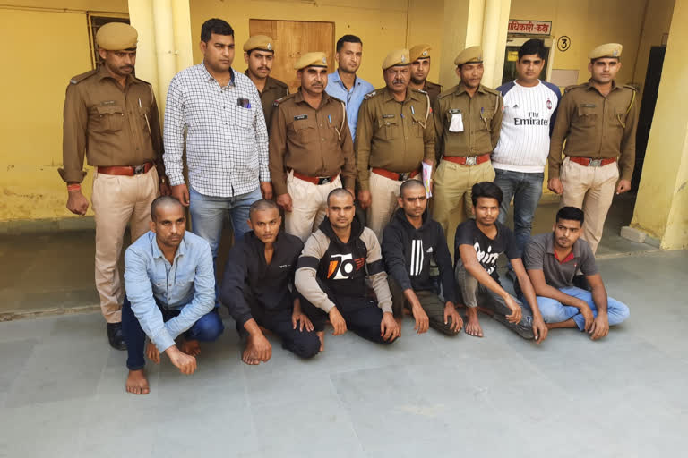 6 arrested planning petrol pump loot