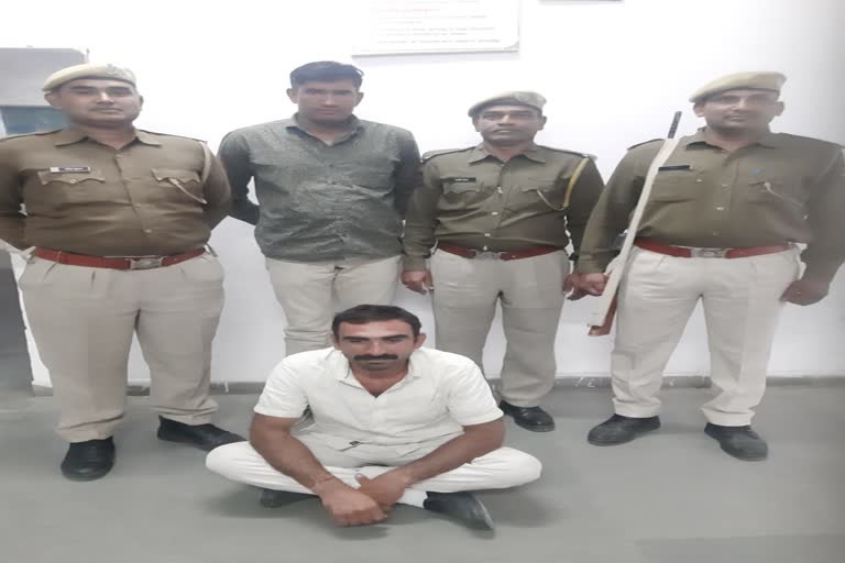 Sirohi police Action, Case of make smuggler free by taking rupees