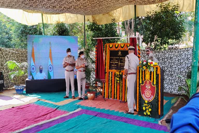 cm naveen pattnaik lay foundation of police quarters project in bhubaneswar