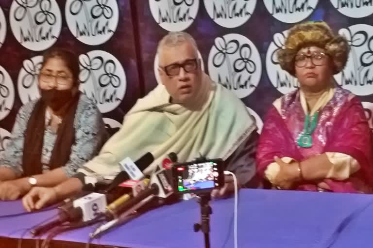 TMC MP Derek O'Brien and others   (Photo: ETV Bharat)