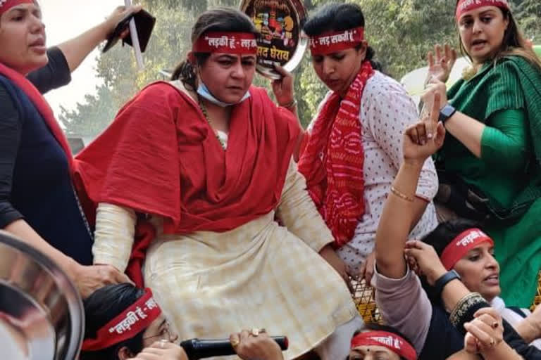 All India Mahila Congress holds "Sansad Gherao" against price rise