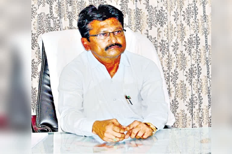 Telugu news Peddapalli RDO was caught taking bribe to ACB