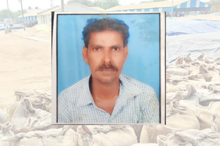 farmer-suicide-at-paddy-purchasing-center-at-shivapuram