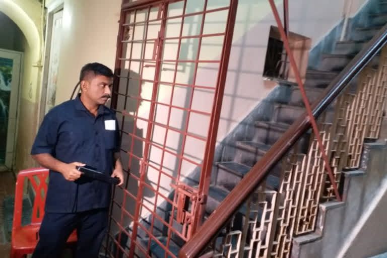 new gate installed in bjp state head quarter to control journalists