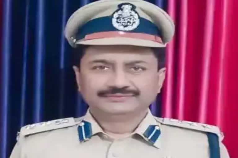 IPS अधिकारी शफीउल हक को किया निलंबित