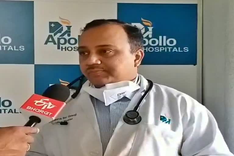 Apollo hospital doctor Sanjeev rao gave advice about Omicron variant