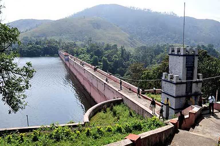 Mullaperiyar Dam water level rises  More water will be released through the spillway  District Collector instructions  Heavy rains in Idukki today  മുല്ലപ്പെരിയാർ ഡാമിലെ ജലനിരപ്പ് ഉയരുന്നു  സ്‌പിൽവേയിലൂടെ കൂടുതൽ ജലം പുറത്തേക്ക് വിടും  ജില്ല കലക്‌ടർക്ക് നിർദേശം നൽകി  ഇടുക്കി വൃഷ്ടി പ്രദേശത്ത് ശക്തമായ മഴ