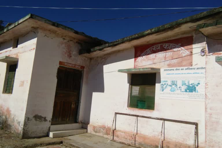 basukedar-tehsil-operating-in-dilapidated-building