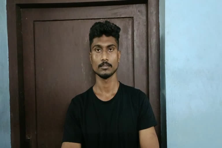 mother and children attacked in Kundara  Defendant Ajay arrested  Four-member gang attacks family in Kollam  കുണ്ടറയിൽ വീട് കയറി ആക്രമണം  കൊല്ലത്ത് അമ്മയെയും മക്കളെയും വധിക്കാൻ ശ്രമം  പടപ്പക്കരയിൽ നാലംഗം സംഘത്തിന്‍റെ ആക്രമണം  പ്രതി അജയ്‌ അറസ്റ്റിൽ