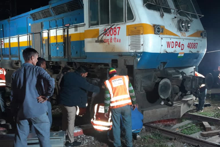 Engine derailed during shunting in laksar