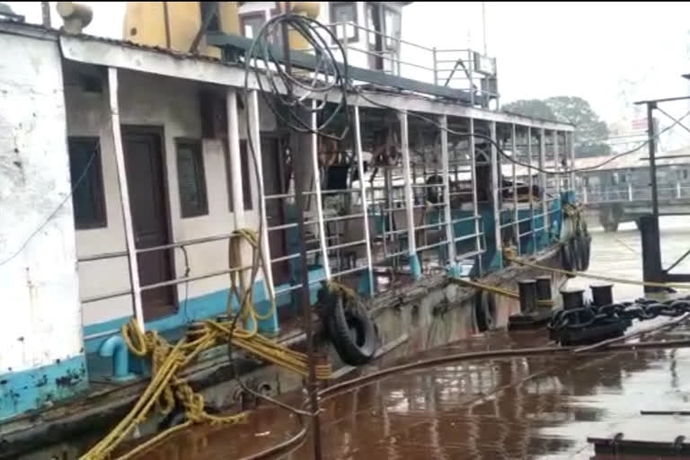 Kolkata Howrah Ferry Service Suspend