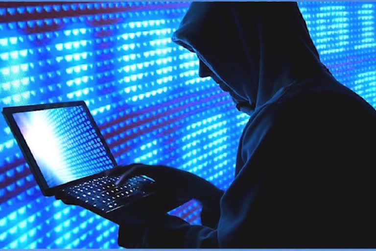 CYBER CRIME: పోలీసులకు పెనుసవాల్​గా సైబర్​ నేరాలు.. తేలికగా తప్పించుకుంటున్న నేరస్థులు