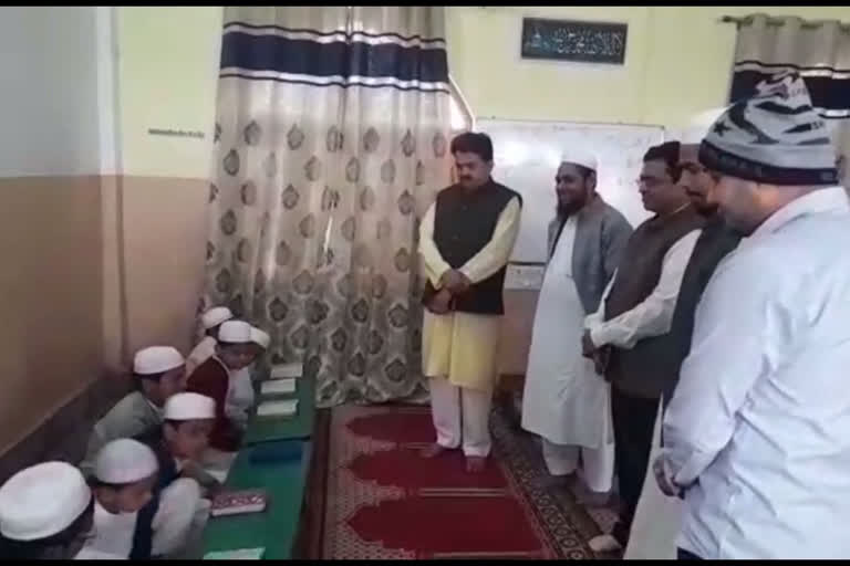 UP Madrasa Board: یوپی مدرسہ بورڈ کےنومنتخب چیرمین افتخاراحمد جاوید نے مدارس کا دورہ کیا