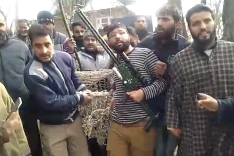 Bear Captured in Anantnag: ضلع اننت ناگ کے بدرن عیشمقام میں ریچھ کو پکڑ لیا گیا