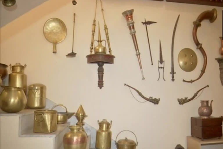 81 year old man in Hyderabad turns his home into museum with 900 antiques  Hyderabad  900 antiques  museum  man in Hyderabad turns his home into museum  Telangana
