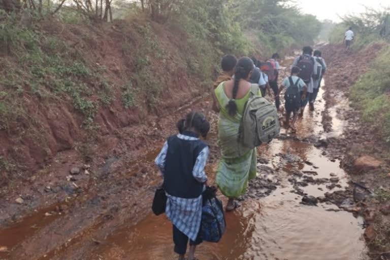 குப்பாயபுரம் ஊர் சாலை வசதி பிரச்சனை