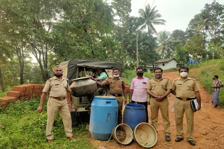 എക്‌സൈസ് 1200 ലിറ്റർ വാഷ് പിടികൂടി  എക്‌സൈസ് സ്‌പെഷ്യൽ ഡ്രൈവ് കോഴിക്കോട്  Excise seized 1200 liters of wash  Kozhikode special drive before new year