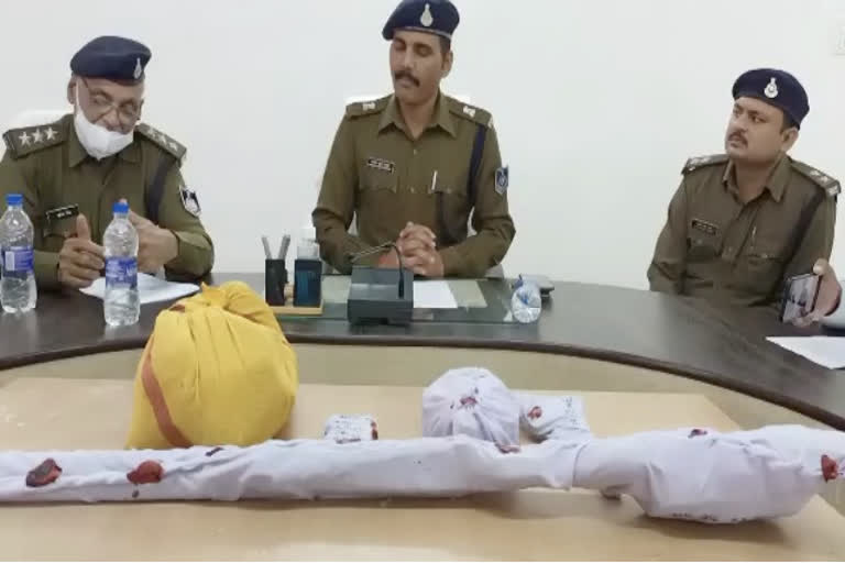 Robbery of more than Rs 12 lakh accused arrested in 3 hours cash recovered