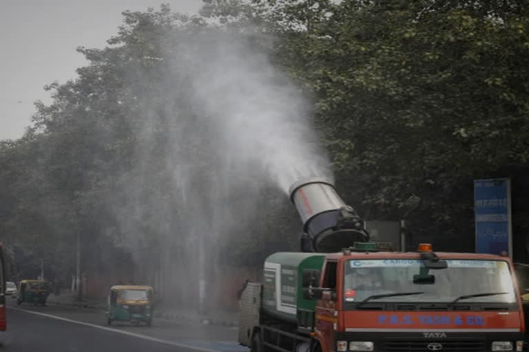 Air quality in Delhi stagnant at 'poor' quality, Gurugram's AQI slips to 'moderate'