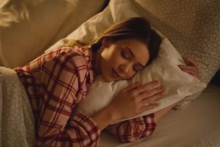 Right Pillow To Sleep : સારી ઊંઘ માટે ઓશિકાંની યોગ્યતાઓ ચકાસો