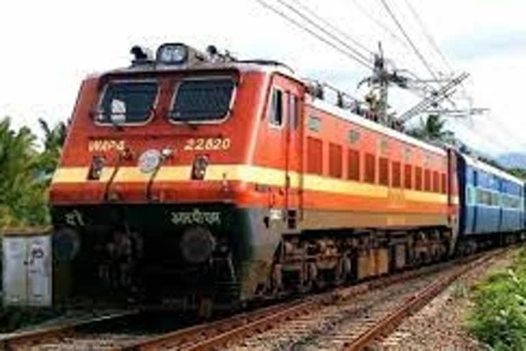 macherla passenger train stopped at nadikudi