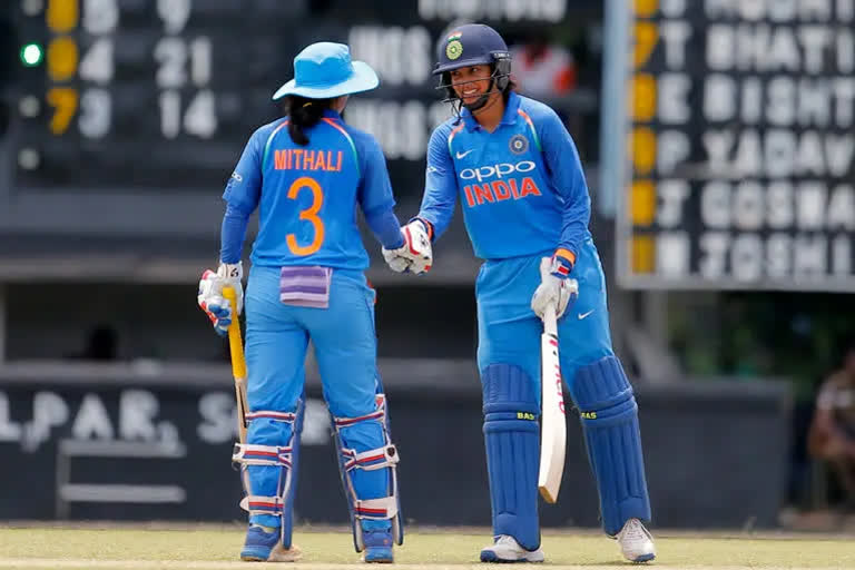 Smriti Mandhana Mithali raj, Smriti Mandhana Shantha Rangaswamy, స్మృతి మంధాన మిథాలీరాజ్,స్మృతి మంధాన శాంతా రంగస్వామి