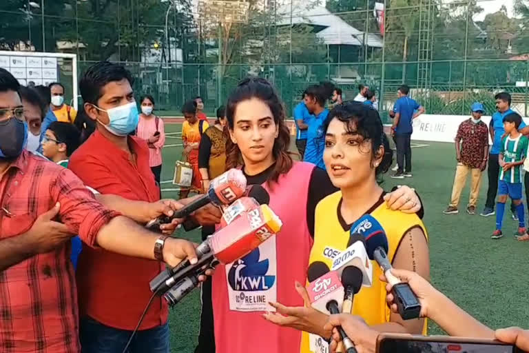 malavika jayaram and rima kallingal talks  kerala womens league starts today  റിമ കല്ലിങ്കല്‍  മാളവിക ജയറാം  കേരള വനിത ഫുട്‌ബോള്‍ ലീഗിന് ഇന്ന് തുടക്കം