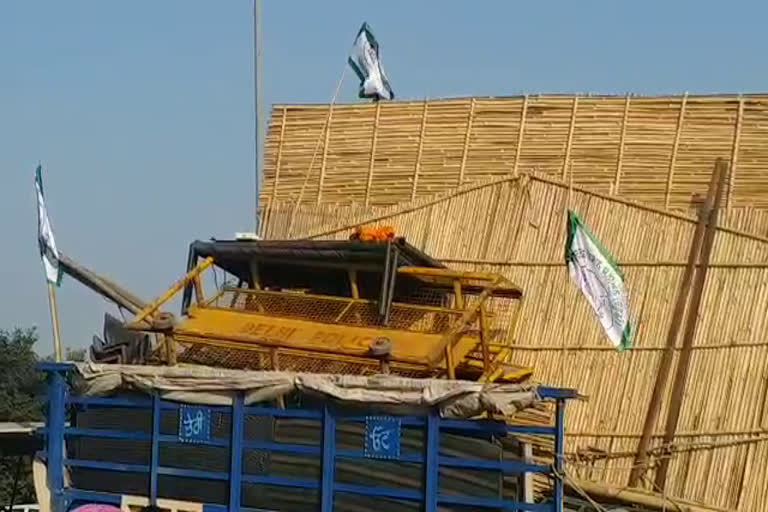 farmers took police barricade