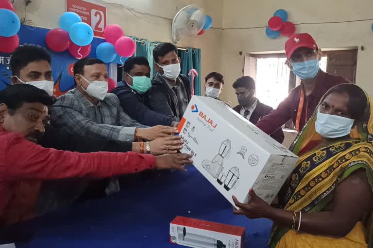 People Rewarded for Vaccination in Bihta