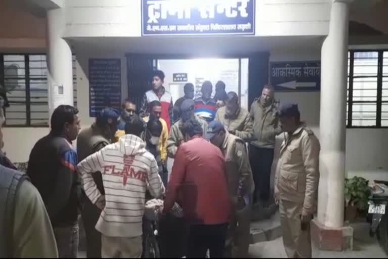 uncontrollable-car-crushed-a-family-of-up-outside-roorkee-railway-station