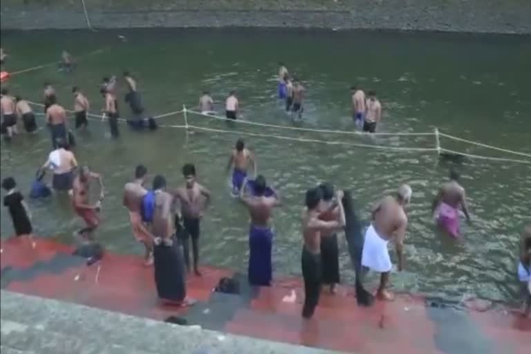 sabarimala pilgrimage updates  permission for bath in pampa  ശബരിമല തീര്‍ഥാടനം  പാമ്പാ സ്‌നാനത്തിന്‌ അനുമതി