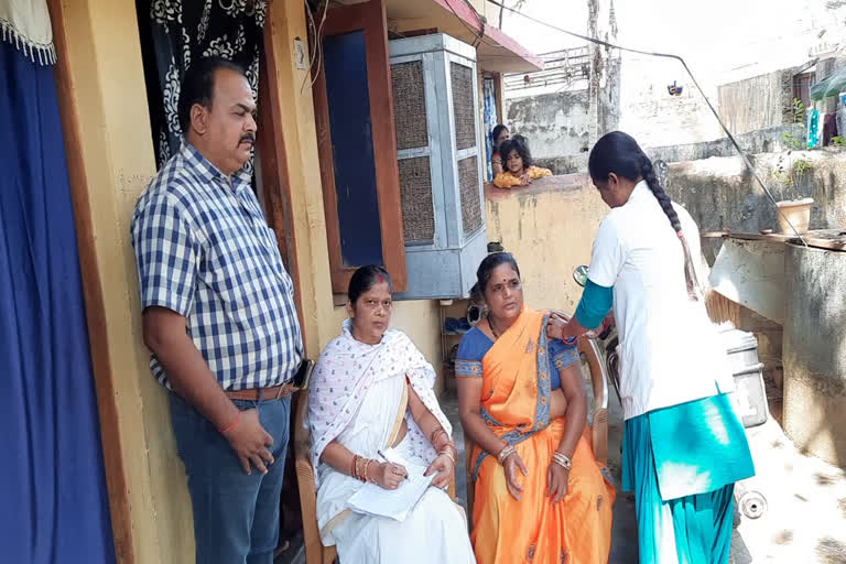 door to door vaccination campaign in dantewada