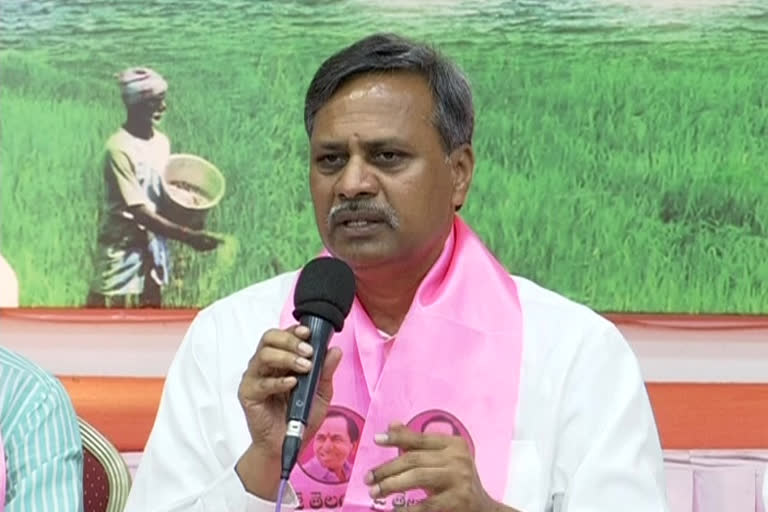 Palla Rajeshwar Reddy comments: 'కేంద్ర మంత్రులు రాష్ట్ర ప్రభుత్వంపై అబద్ధాలు ప్రచారం చేస్తున్నారు'