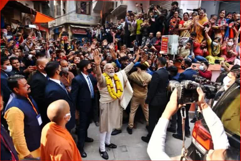 Modi in Kashi Vishwanath Temple