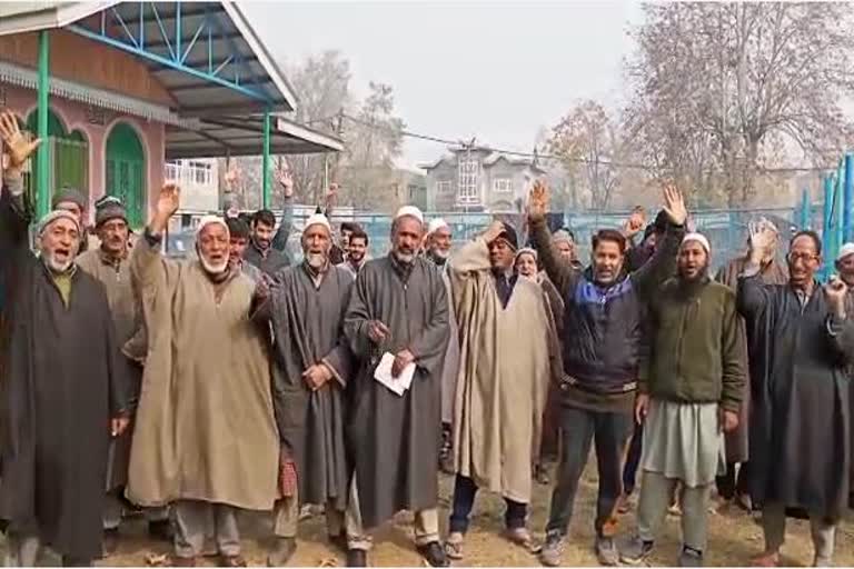 Protest Against Water Shortage in Pulwama: پینے کے پانی کی شدید قلت کے خلاف احتجاج