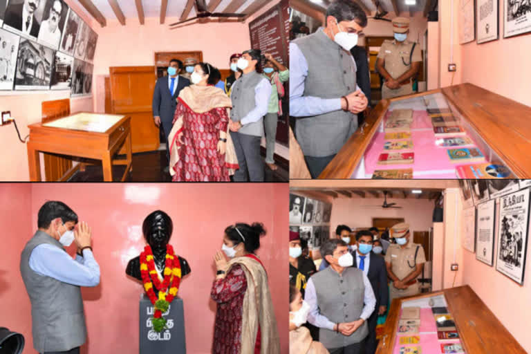 Subramania Bharathi house in ettayapuram  governor visit Subramania Bharathi house  tamil nadu governor visit Subramania Bharathi  tamil nadu governor visit Subramania Bharathi house in ettayapuram  Subramania Bharathi house in ettayapuram  பாரதியார் இல்லைத்தை பார்வையிட்ட தமிழ்நாடு ஆளுநர்  எட்டயபுரத்தில் அமைந்துள்ள பாரதியார் இல்லம்  பாரதியார் சிலைக்கு மறியாதை செலுத்திய தமிழ்நாடு ஆளுநர்