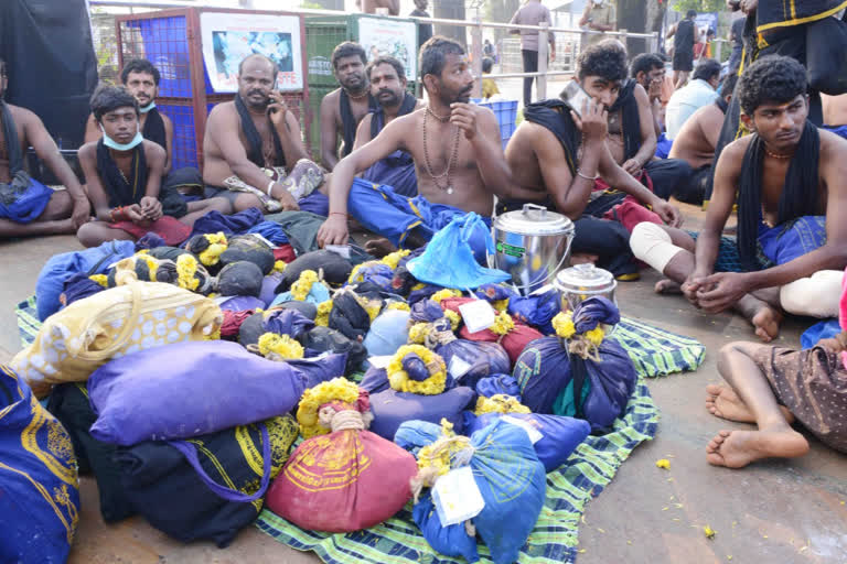 sabarimala pilgrimage  sabarimala devotees facilities  വിരിവയ്ക്കുന്നതിനുള്ള സൗകര്യങ്ങള്‍  അപ്പം അരവണ പ്രസാദങ്ങള്‍  ശബരിമലയിലെ നടവരവ്  ശബരിമല സന്നിധാനം  ശബരിമലയിൽ കൂടുതൽ സൗകര്യങ്ങള്‍