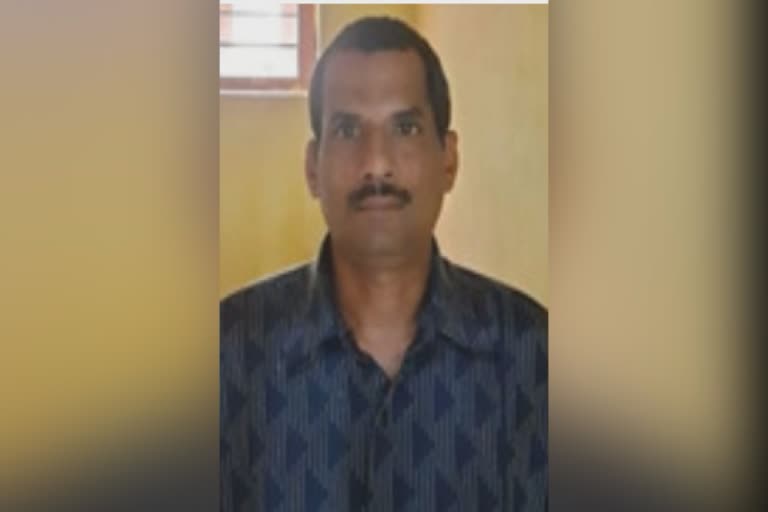 crime news kottayam  man attacks cable tv employee  dispute between mother and son  കോട്ടയം ക്രൈം വാര്‍ത്തകള്‍  കോട്ടയത്ത് അമ്മയും മകനും തമ്മില്‍ തര്‍ക്കം  കേബിള്‍ ജീവനക്കാരനെ ആക്രമിച്ചു  kerala cable connection